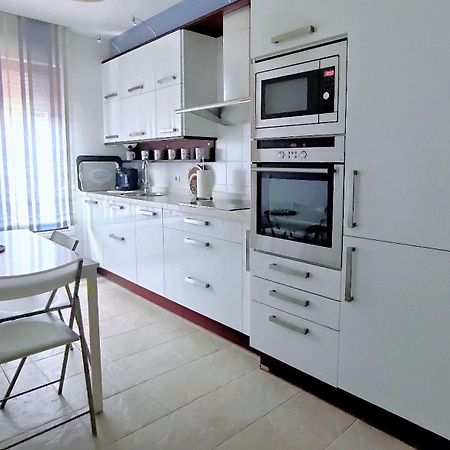 Rias Baixas En Ribeira Piso Centrico Con Parking Y Wifi Daire Dış mekan fotoğraf